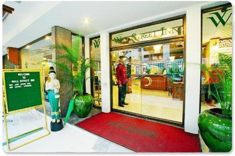 Wall Street Inn, Bangkok Buitenkant foto