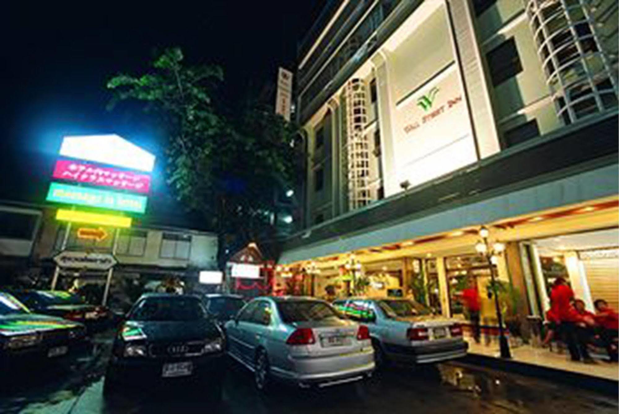 Wall Street Inn, Bangkok Buitenkant foto