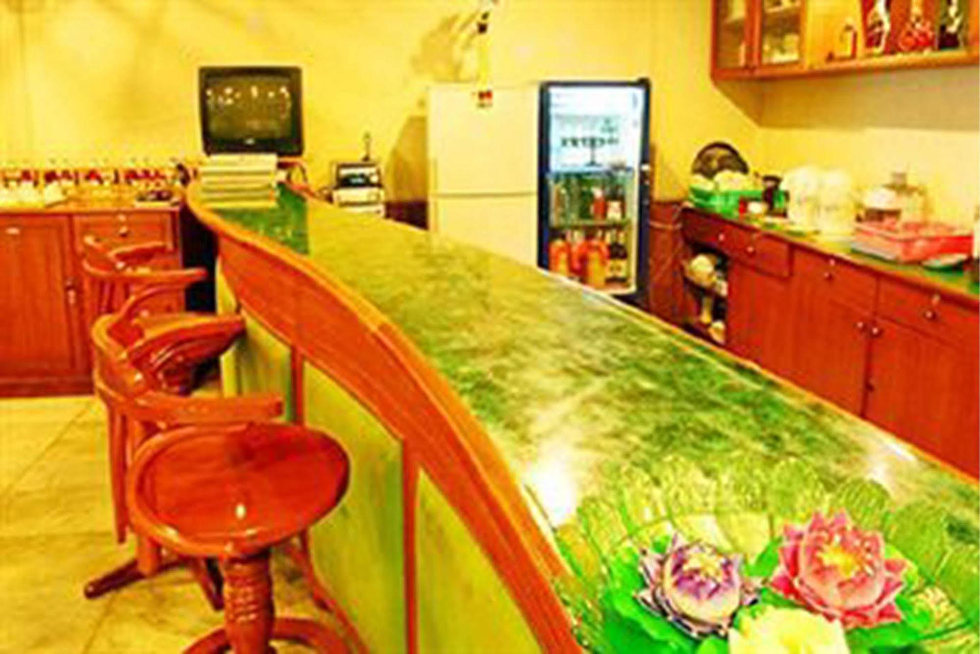 Wall Street Inn, Bangkok Buitenkant foto